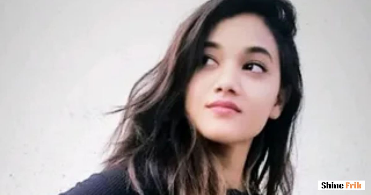 Komal Kharatt: Biography, Age, Career, Family & Instagram Komal Kharatt