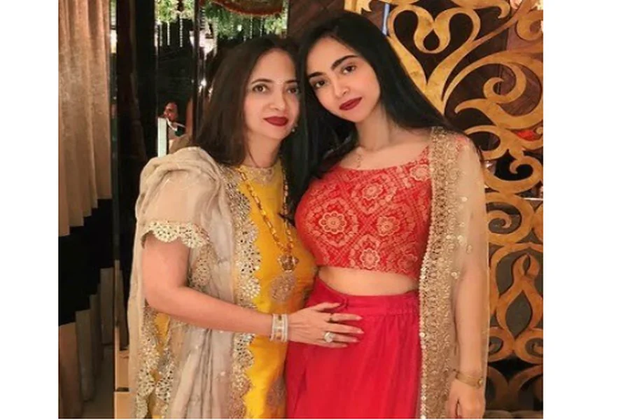 kaashvi hiranandani family
